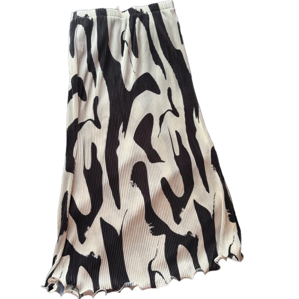 Black and White Patterned Maxi Skirt